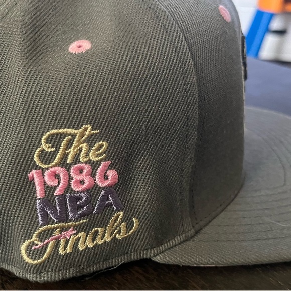 Boston Celtics NBA Pink & Gray Hat - Picture 4 of 4